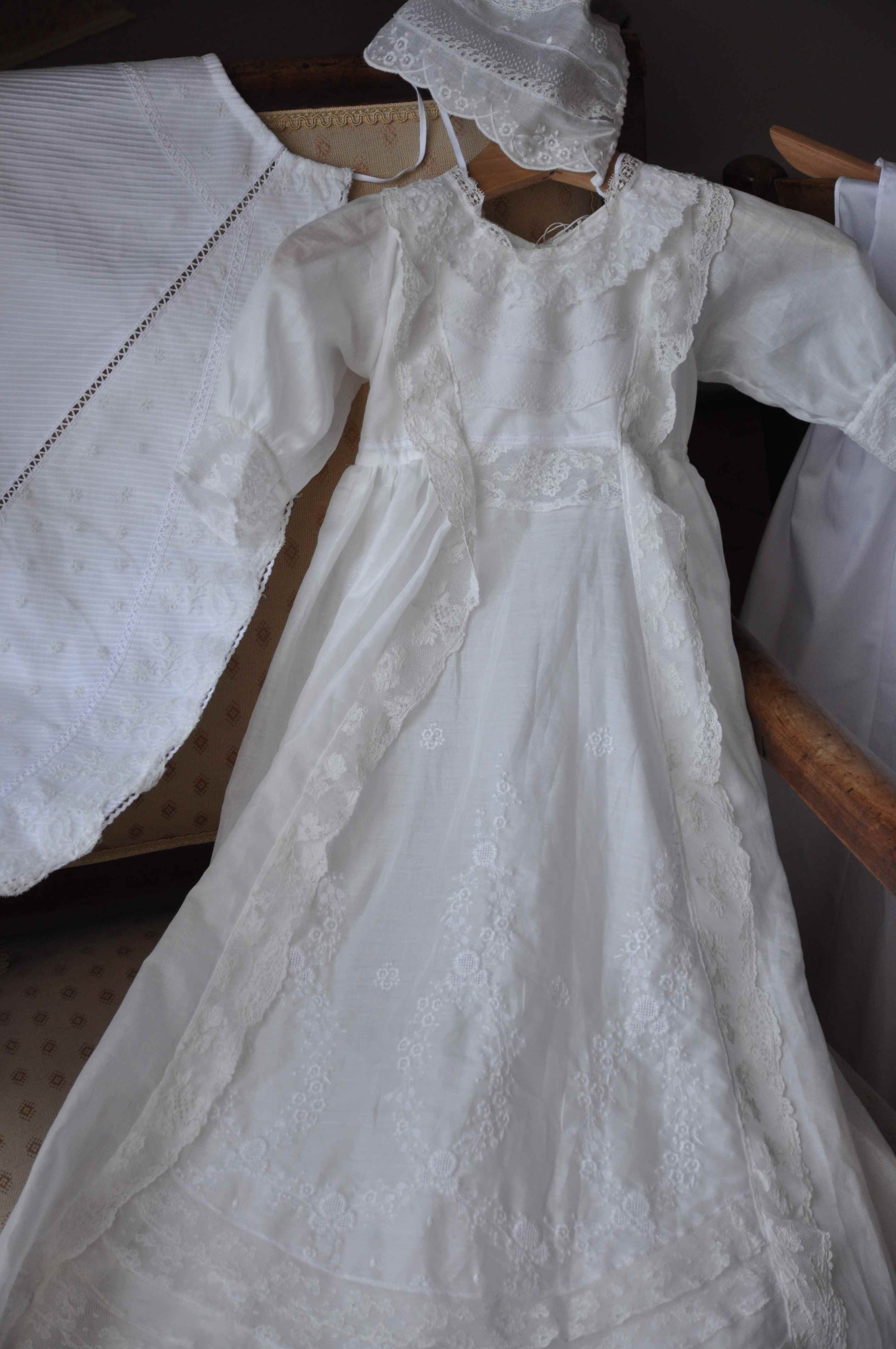 Modele de robe de bapteme clearance