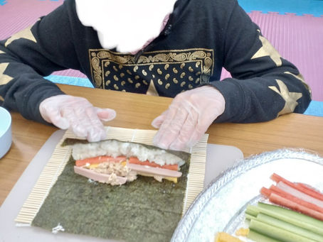 巻き寿司まきまき!