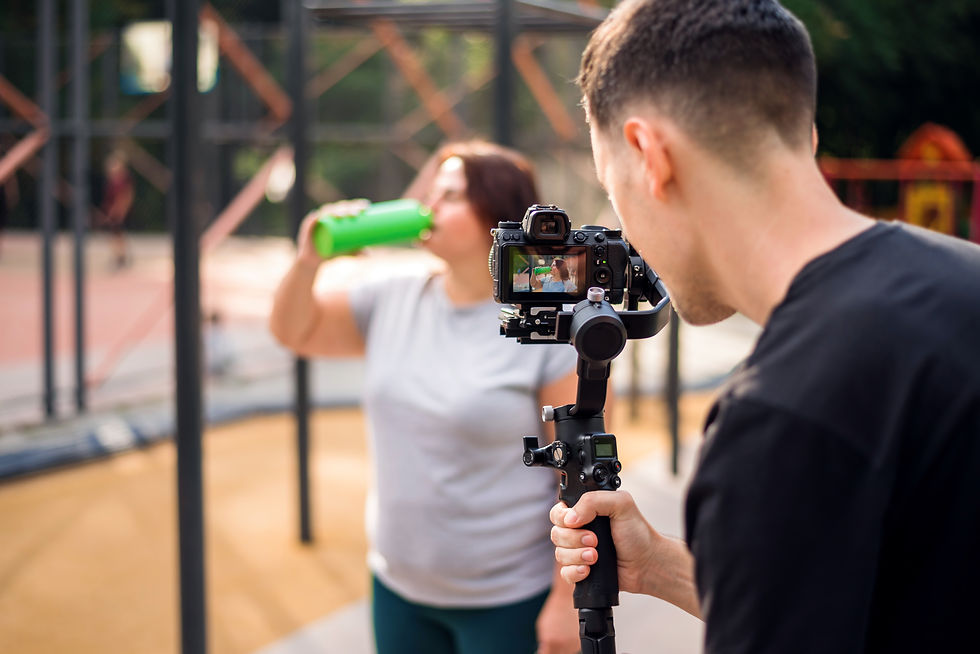photographer-taking-portraits-of-an-overweight-wom-2025-02-19-21-41-21-utc.jpg