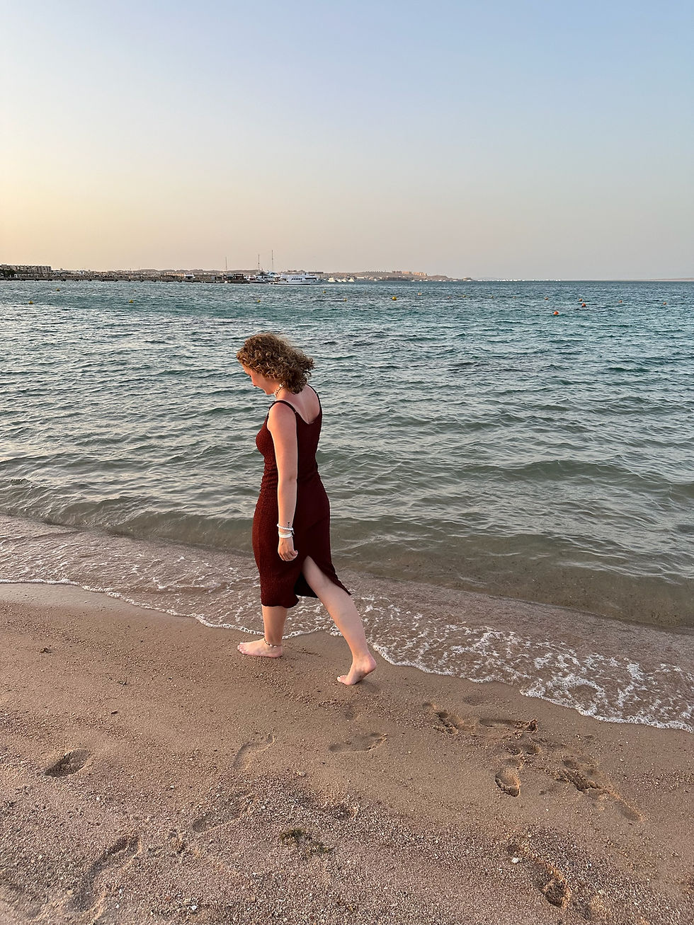 Im Einklang mit meinen Gefühlen – jeder Schritt am Strand bringt mehr Klarheit und innere Ruhe.