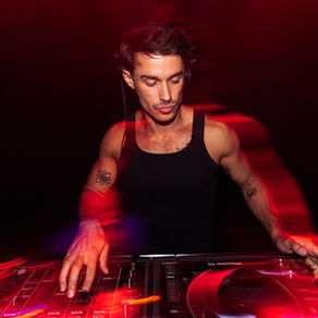 TOMGRAAAM GIVES US HIS 5 TOP TIPS FOR ATTENDING FIELD DAY