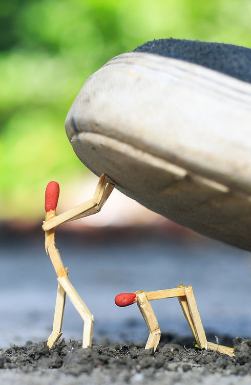 Matchstick art photography used matchsticks to create the character. One man is helping an