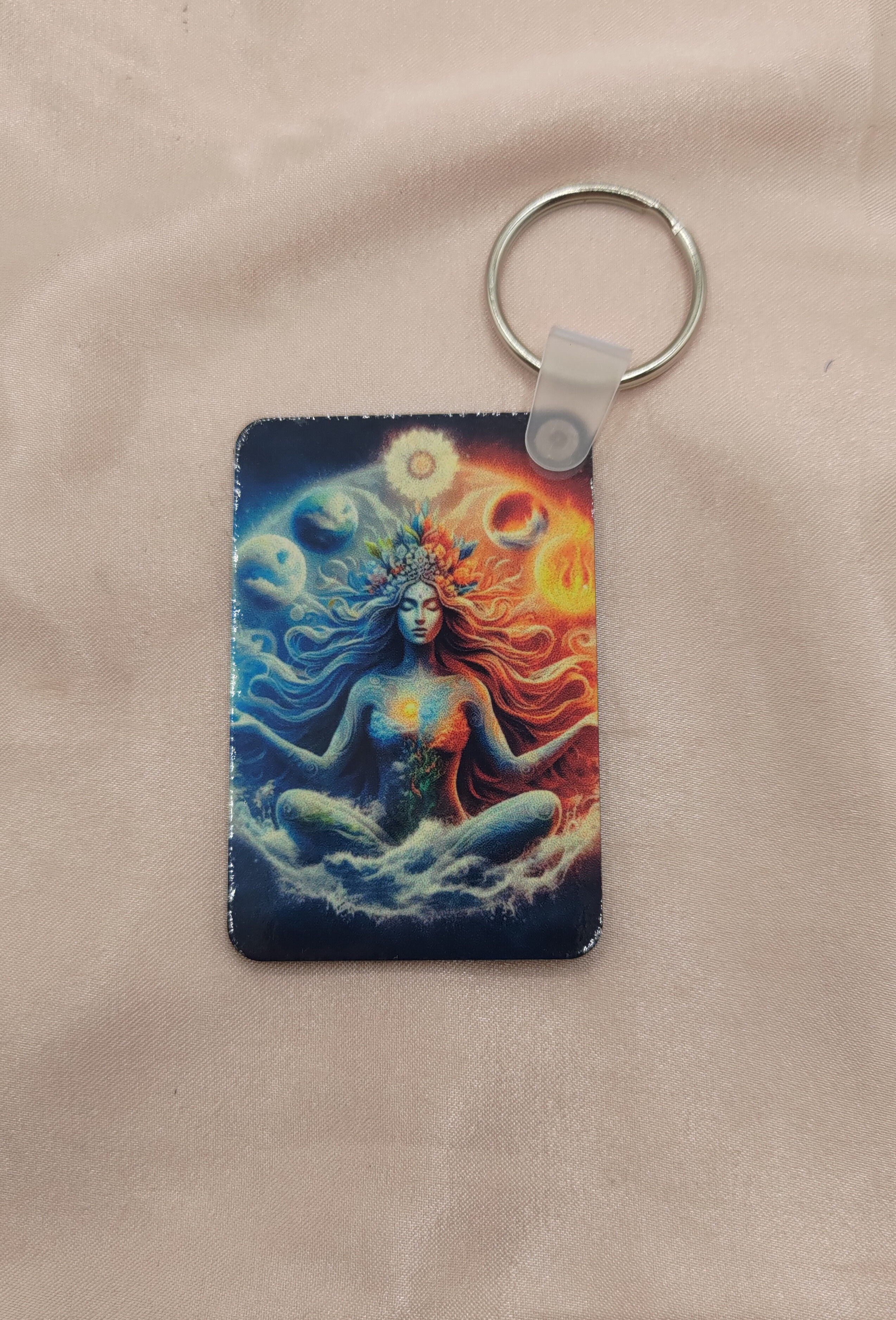 Porte-clé en Bois Sublimé – Déesse & Lunes