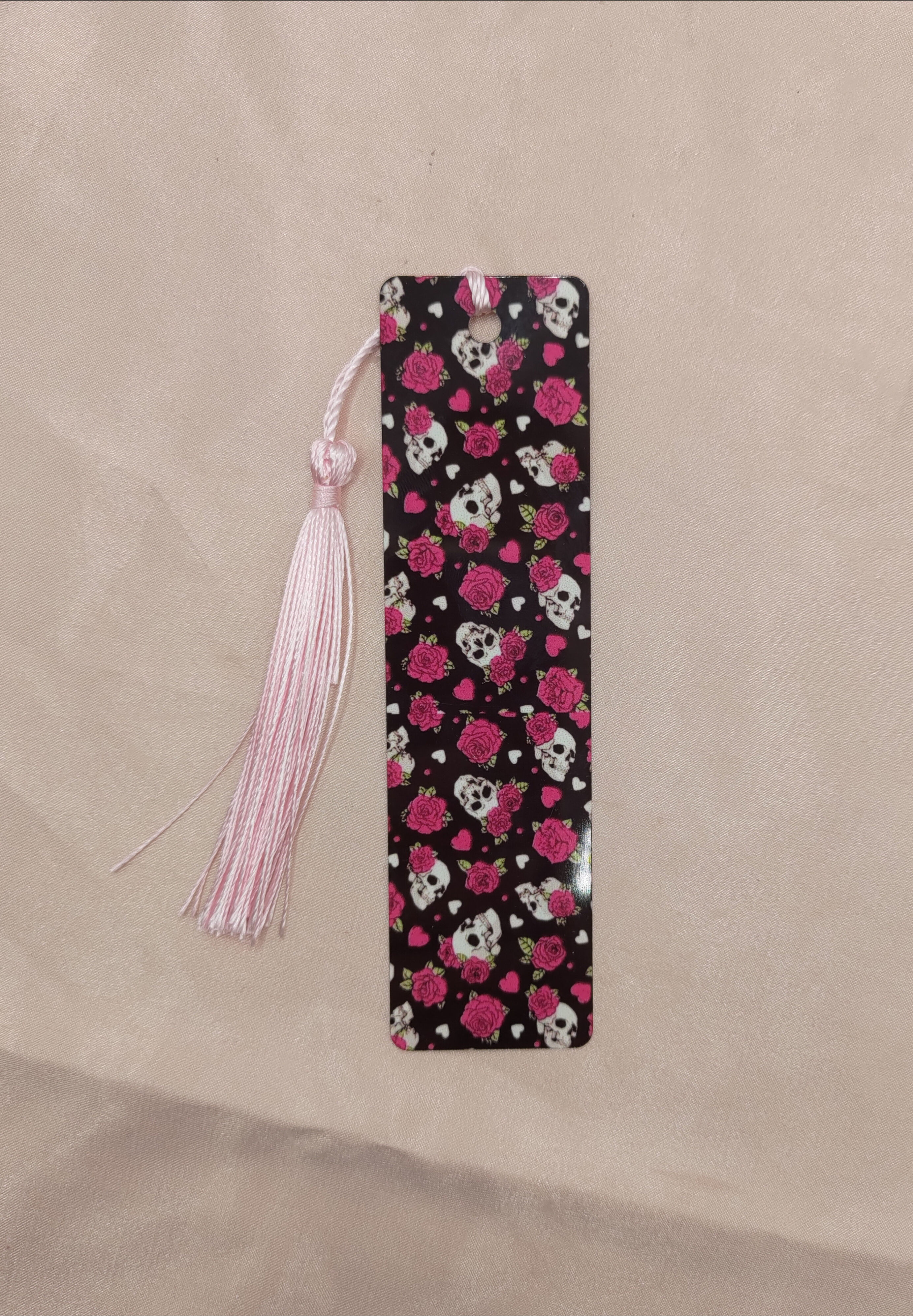 Marque-pages en métal sublimé – Tête de mort & roses