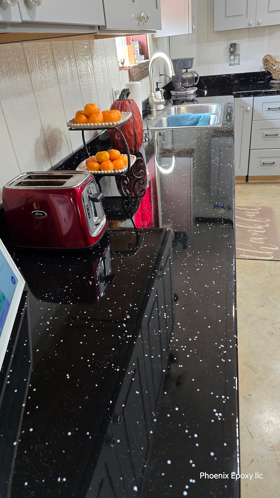 Black with white flake epoxy Counter