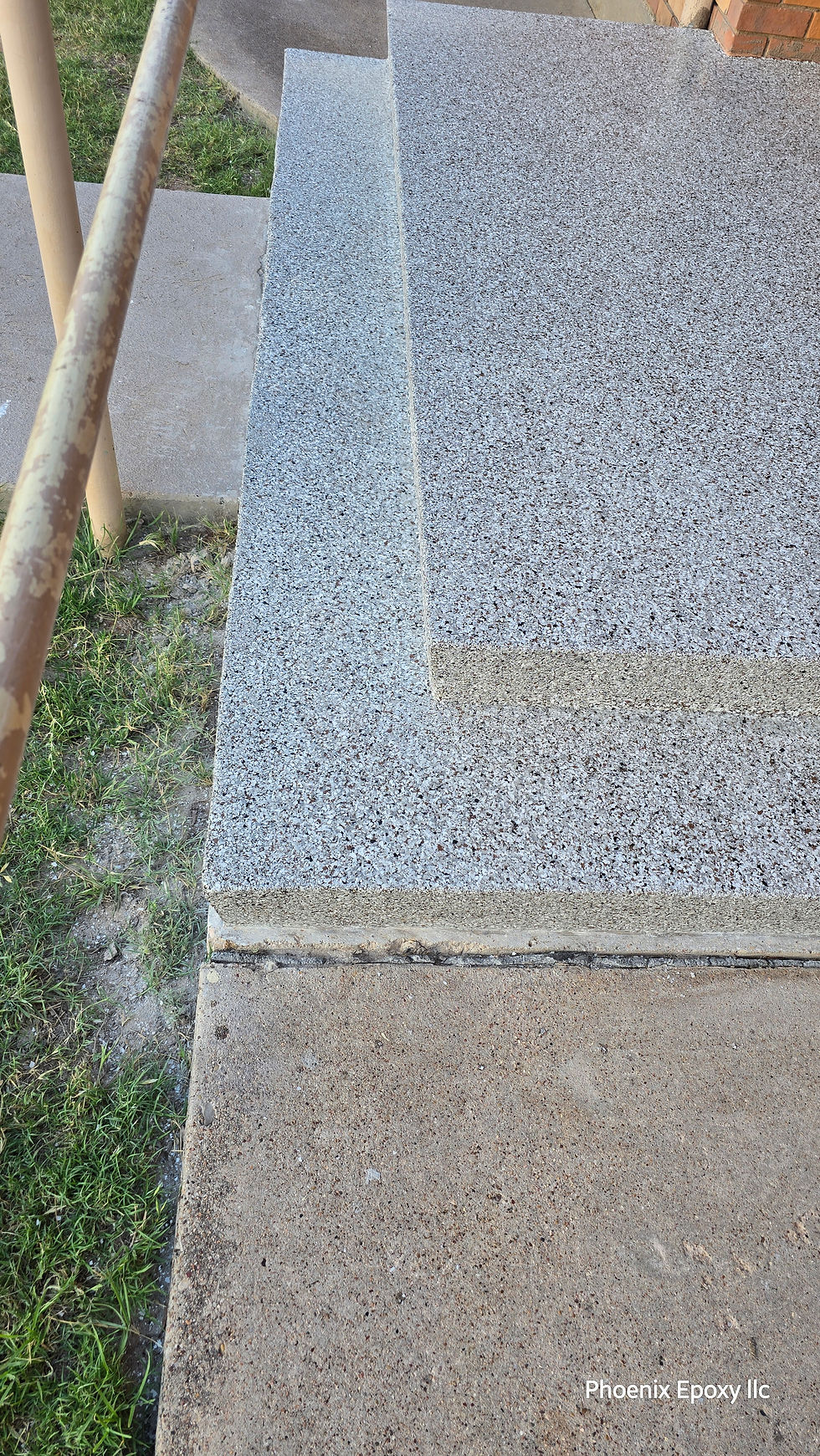 Epoxy flake step