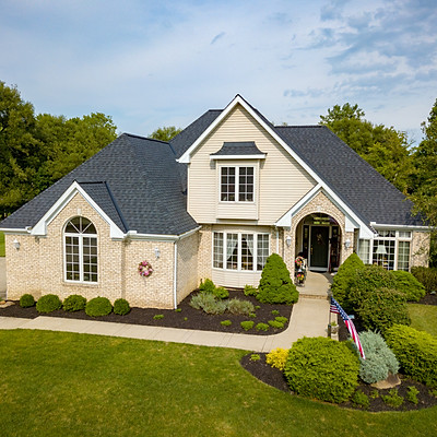 RE/MAX Crossroads