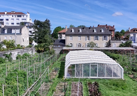 LE PETIT MONDE DES FIORETTI A PAU : EXOTISME PARTAGE ET AGRICULTURE URBAINE