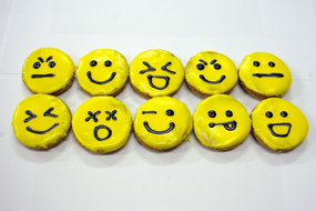 PUPPY EMOJI GOURMET DOG TREATS