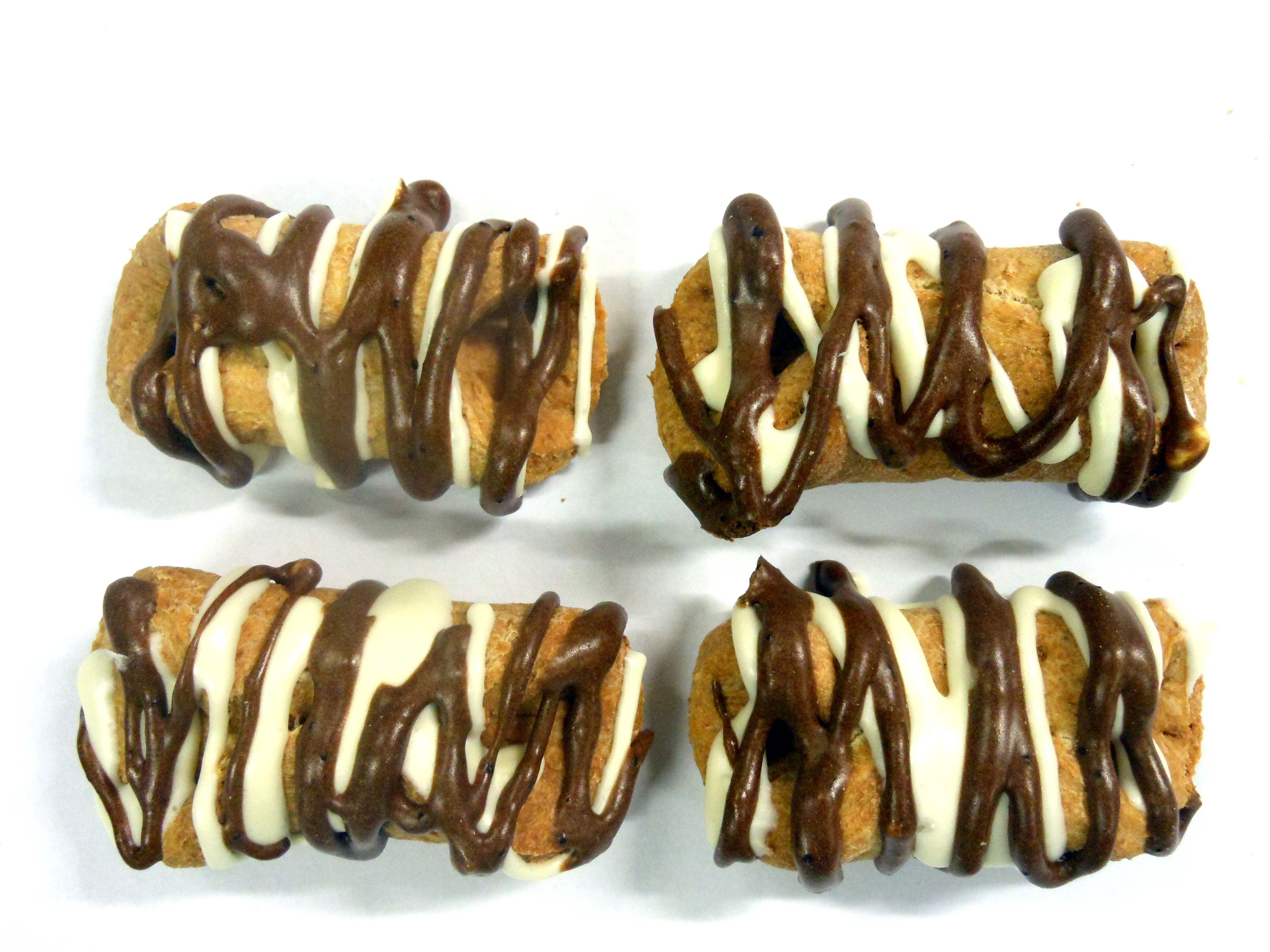 FROSTED SCROLLS GOURMET DOG TREATS