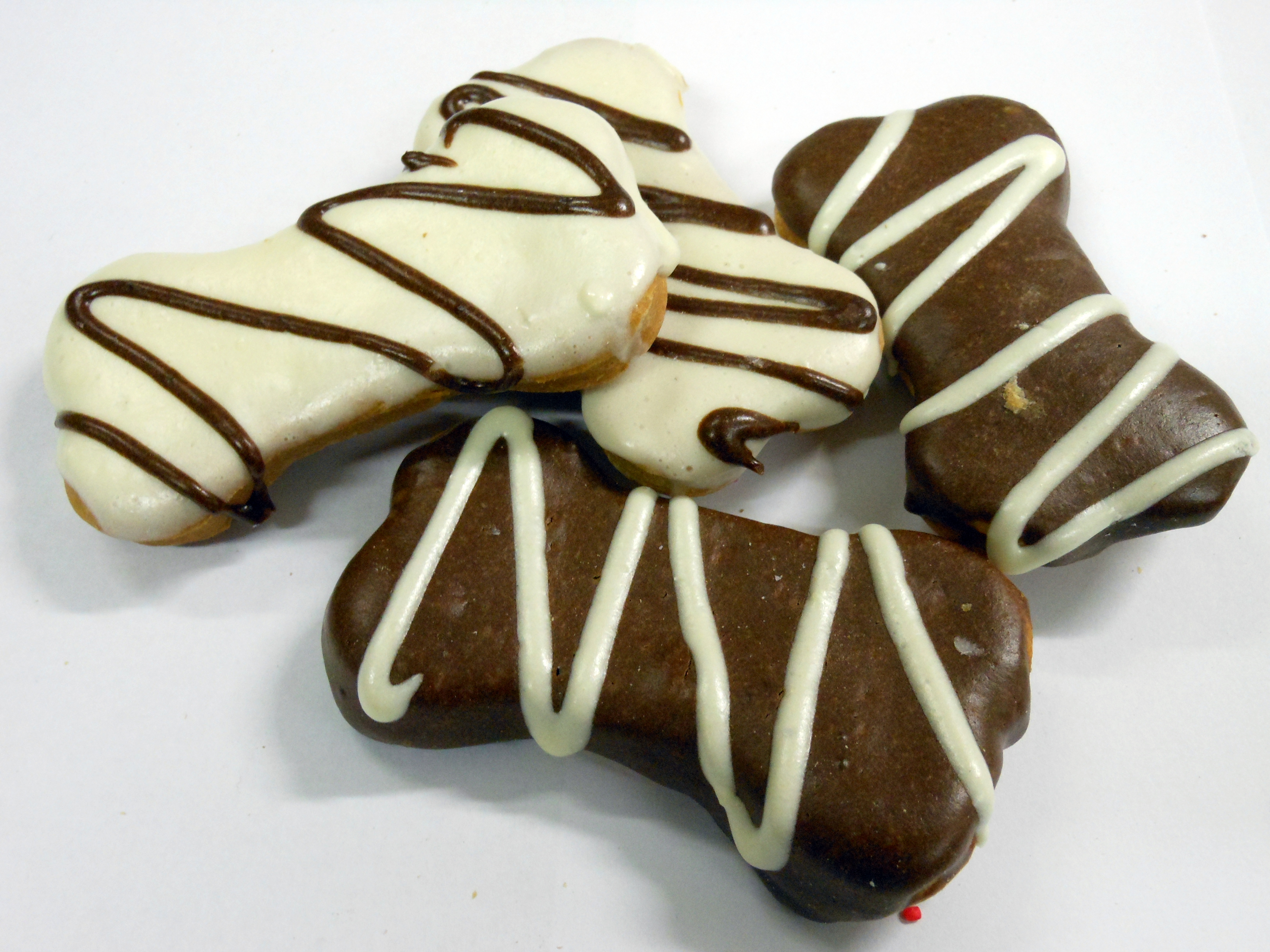 CAROB AND YOGURT FROSTED BONES TREAT