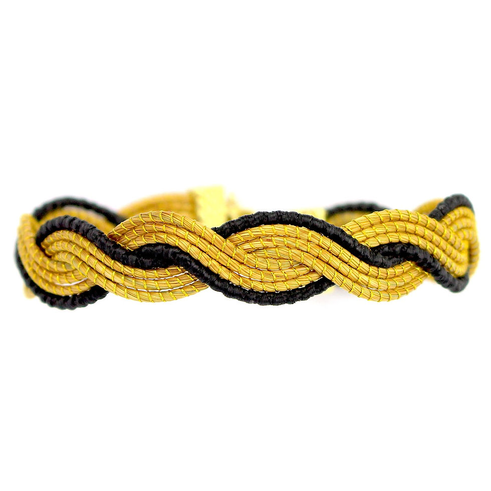 Golden Grass Thin Twisted Bracelet Black
