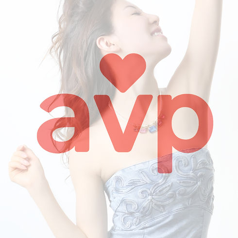 AVPロゴとAV女優