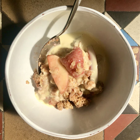 Strawberry, apple & coconut summer crumble