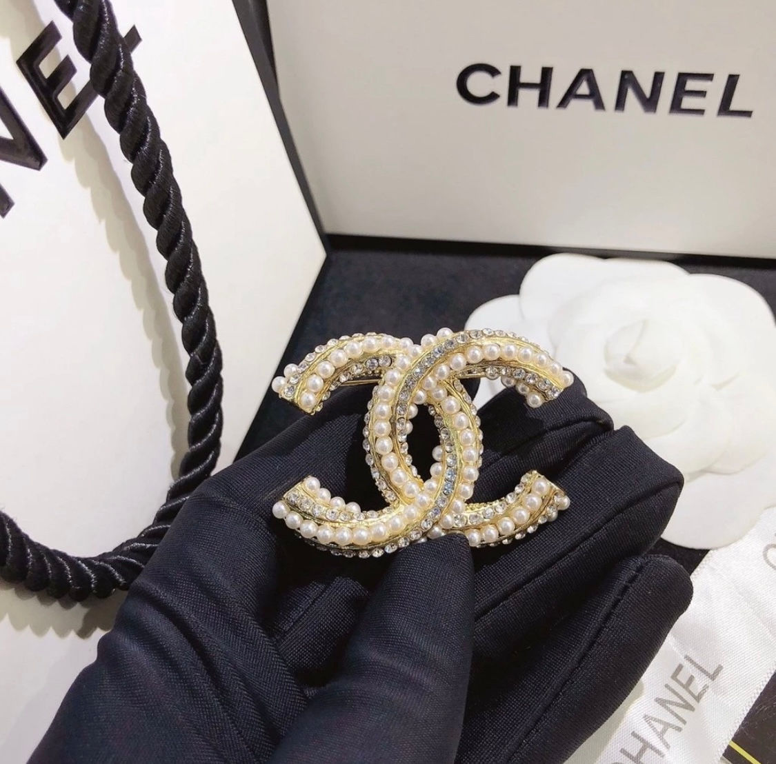 Broche Chanel