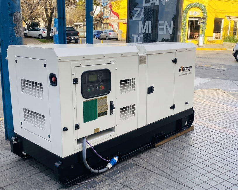 Grupo electrógeno 83 kVA en alquiler GGroup instalado en vía pública listo para operación