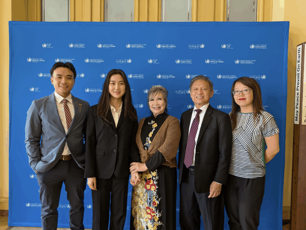Yongmi KWON of the Clinic, together with the Vietnamese CSO representatives