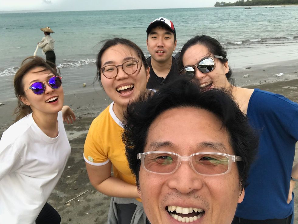 From viewer's left: Hyeji SHIN, Sooyoun KIM, Hongki YUN, Professor KS Park, Attorney Sori KIM