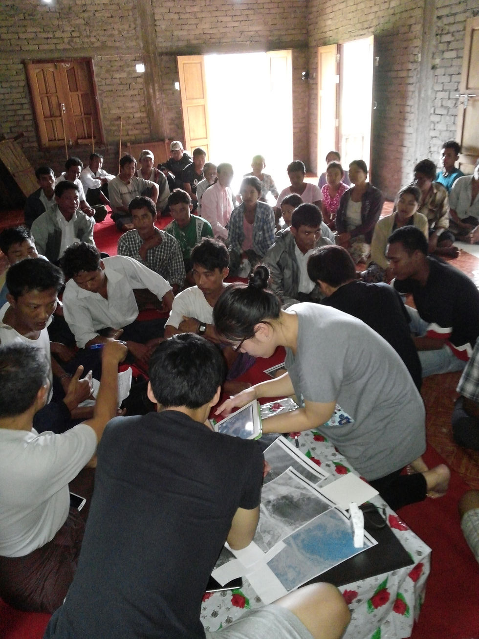 Students Guyeon CHUNG and Yongjoon SONG conducting individual interviews. There were only 2 Arakanese-English interpreters so students broke into 2 interviewer teams.