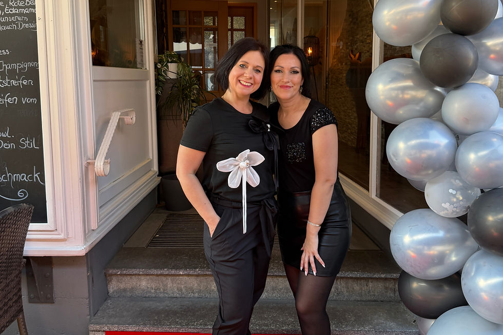 Victoria Ott (links) und Eugenia Kauer haben in der vergangenen Woche die SteakLounge eröffnet. (Fotos: Audrey-Lynn Struck)