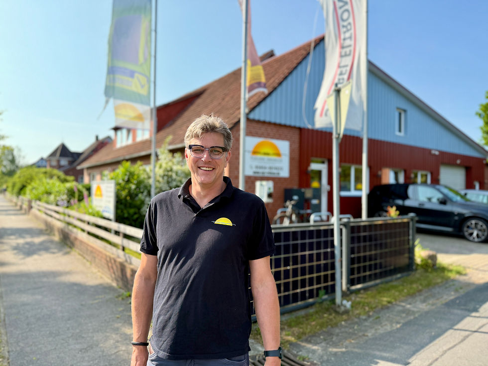 Elektromeister Maik Tribian sucht Verstärkung für sein Team. (Fotos: Audrey-Lynn Struck)
