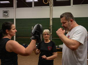 Peter Gleicher bringt seit neun Jahren mit "KM Defense for Life" Krass Maga bei