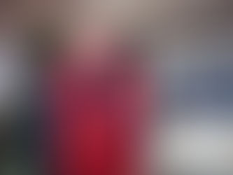 Asphalt Tom vor Weihnachtsbaum