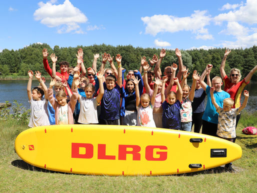 Ferienpass mit der DRLG-Unterlüß: 15 Kinder paddeln auf dem Heidesee