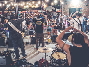 Trae Pierce & The T-Stones Bring The Party