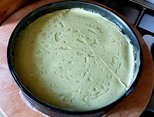 RAW VEGAN AVOCADO CAKE
(English version)