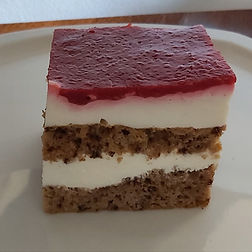 KAKAVOVE REZINE Z JOGURTOVO PANNACOTO IN MALINAMI