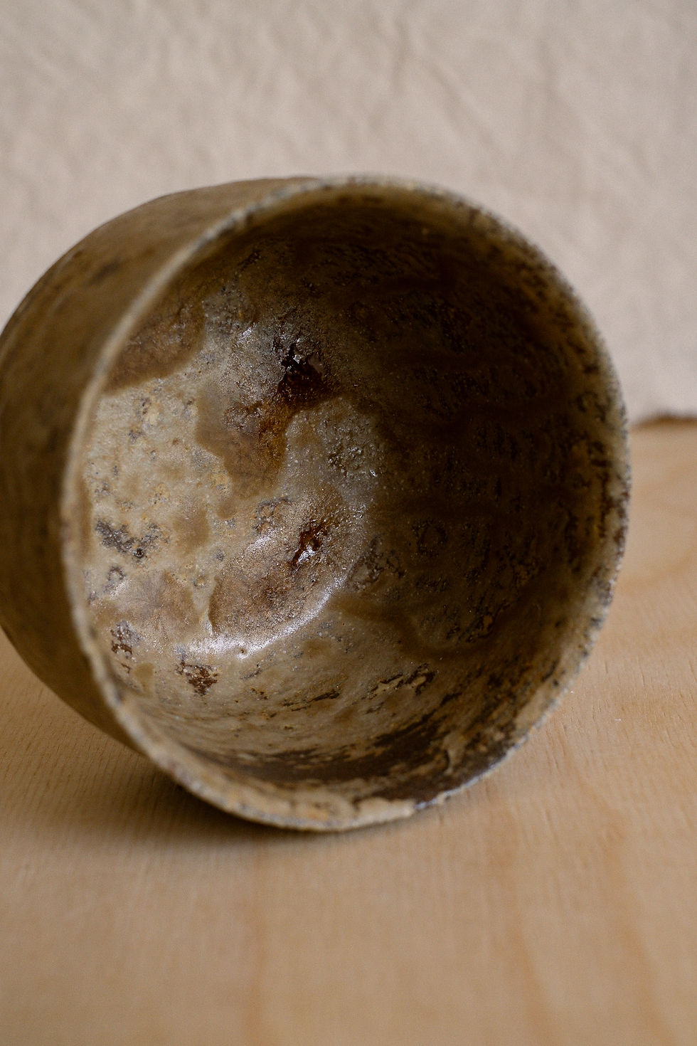 Thumbnail: umber earth vessel