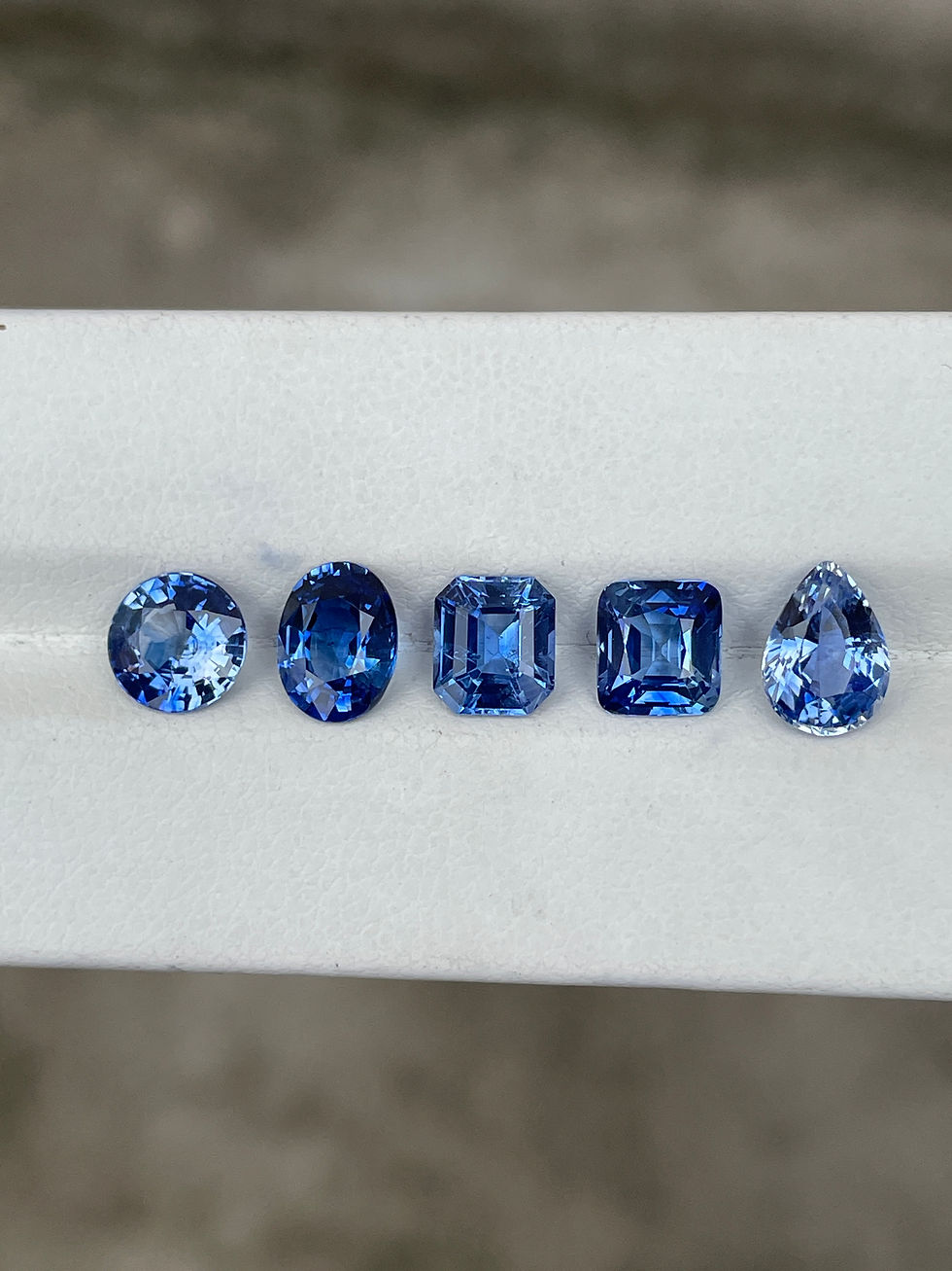 Thumbnail: Natural Ceylon Blue Sapphire Heated Mix Shape Lot 
