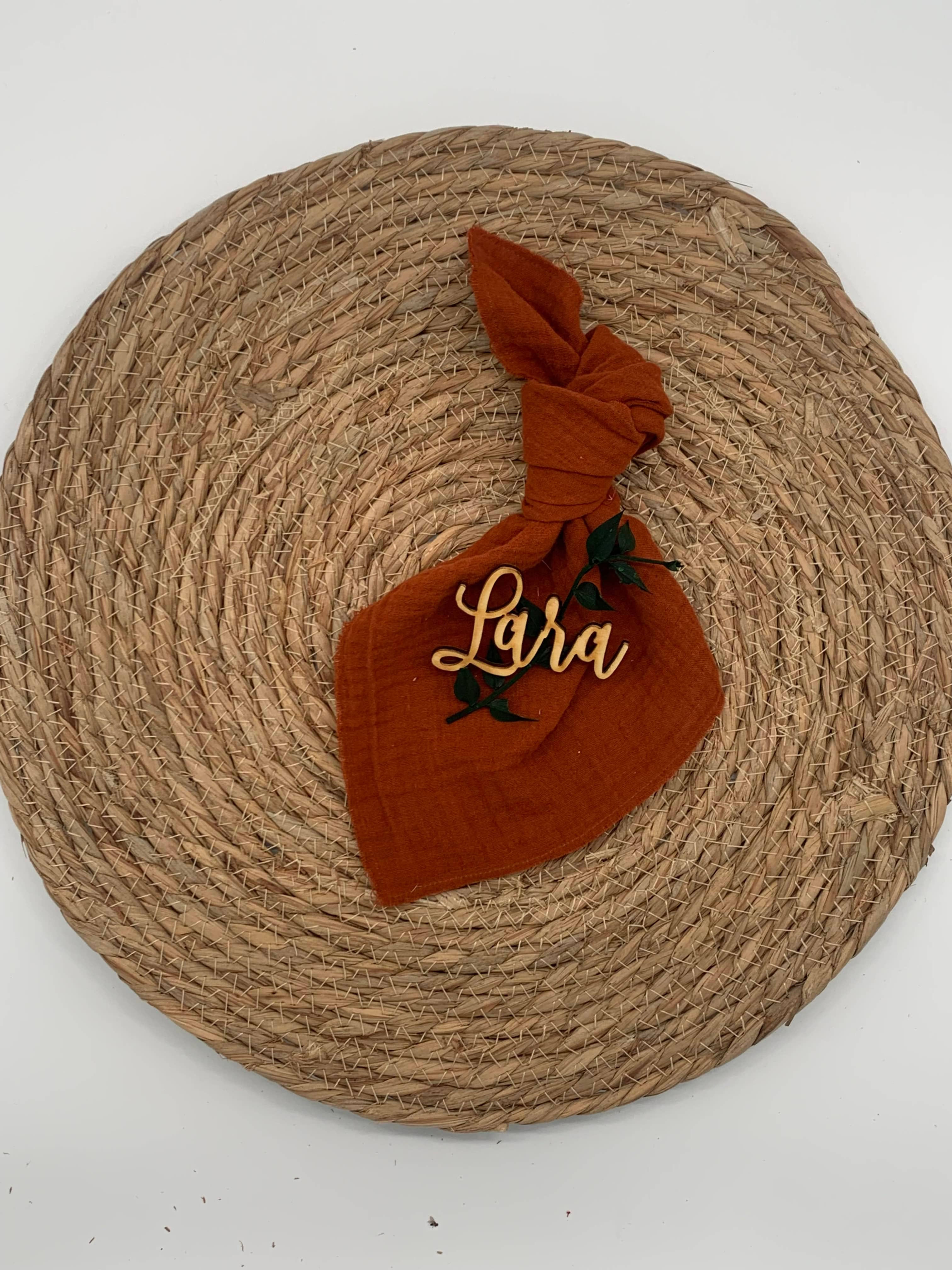 Platzkärtchen aus Holz