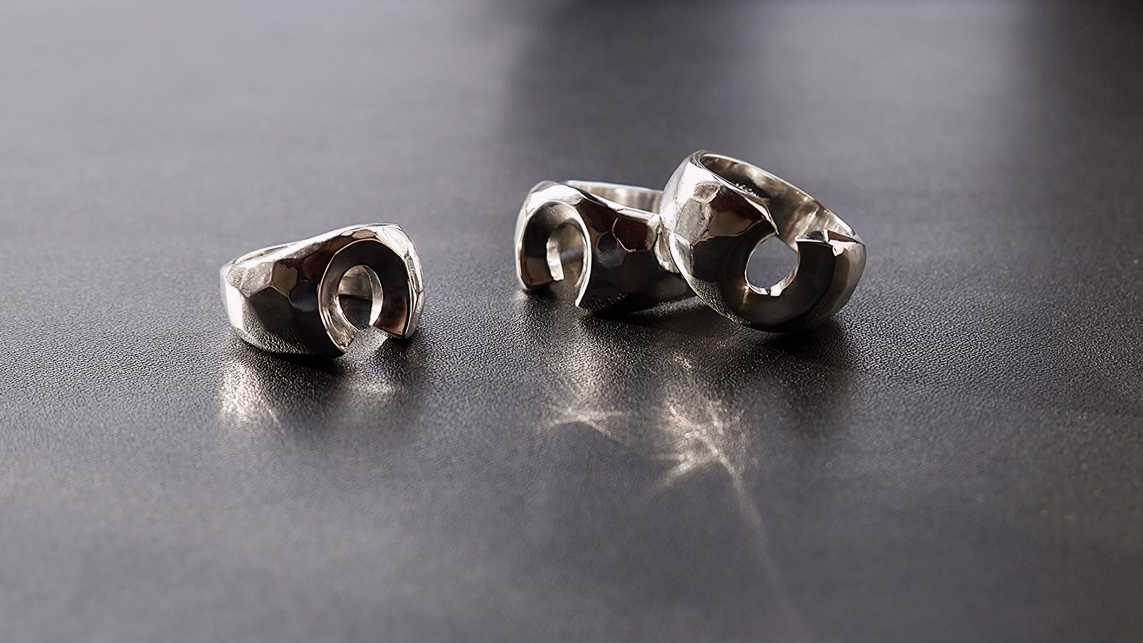 Silver Horse Shoe Ring - Hennir