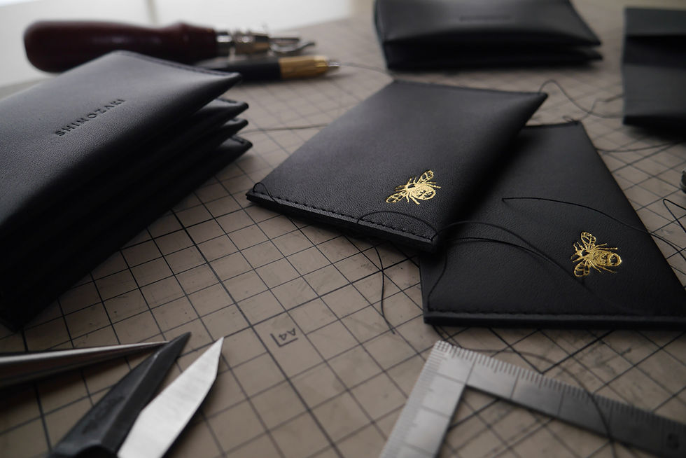 サムネイル： Leather Card Case / Gold Bee