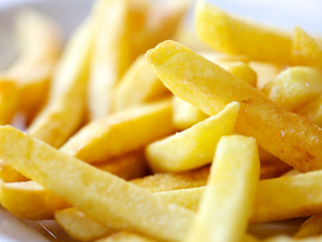 Estudo aponta que batata frita pode ser mais benéfica que a cozida