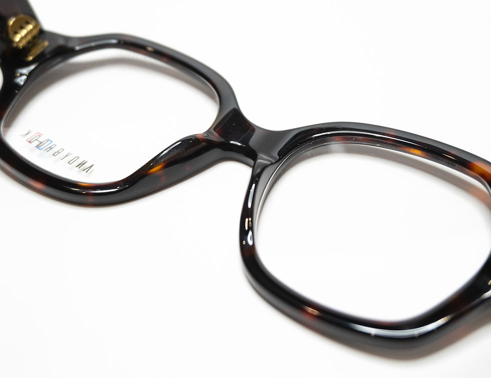 Lunettes Andy Brook disponibles en boutique Aria Optic opticien à Arras