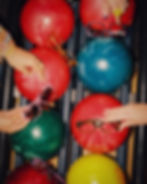 Lunettes Aria Optic sur des boules de bowling