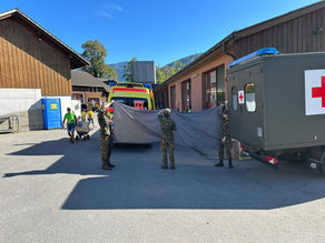 Warum Einsatzkräfte wie Rettungsdienste und Polizei einen mobilen Sichtschutz von ProtectAid brauchen