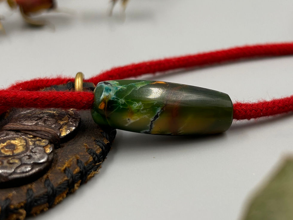 縮圖：Li-ma bronze Garuḍa necklace 利马铜大鹏鸟毛衣链