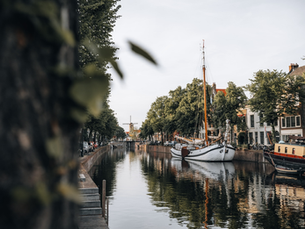 Waarom klassieke muziek perfect past bij de sfeer van Schiedam