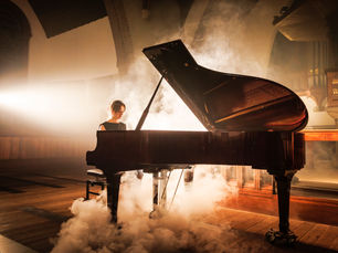 Waarom poëtische pianomuziek zo helend werkt — en waar je het in Amersfoort kunt ervaren