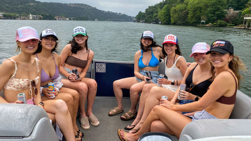 Party with y our friends in Austin with a Lake Austin boat rental