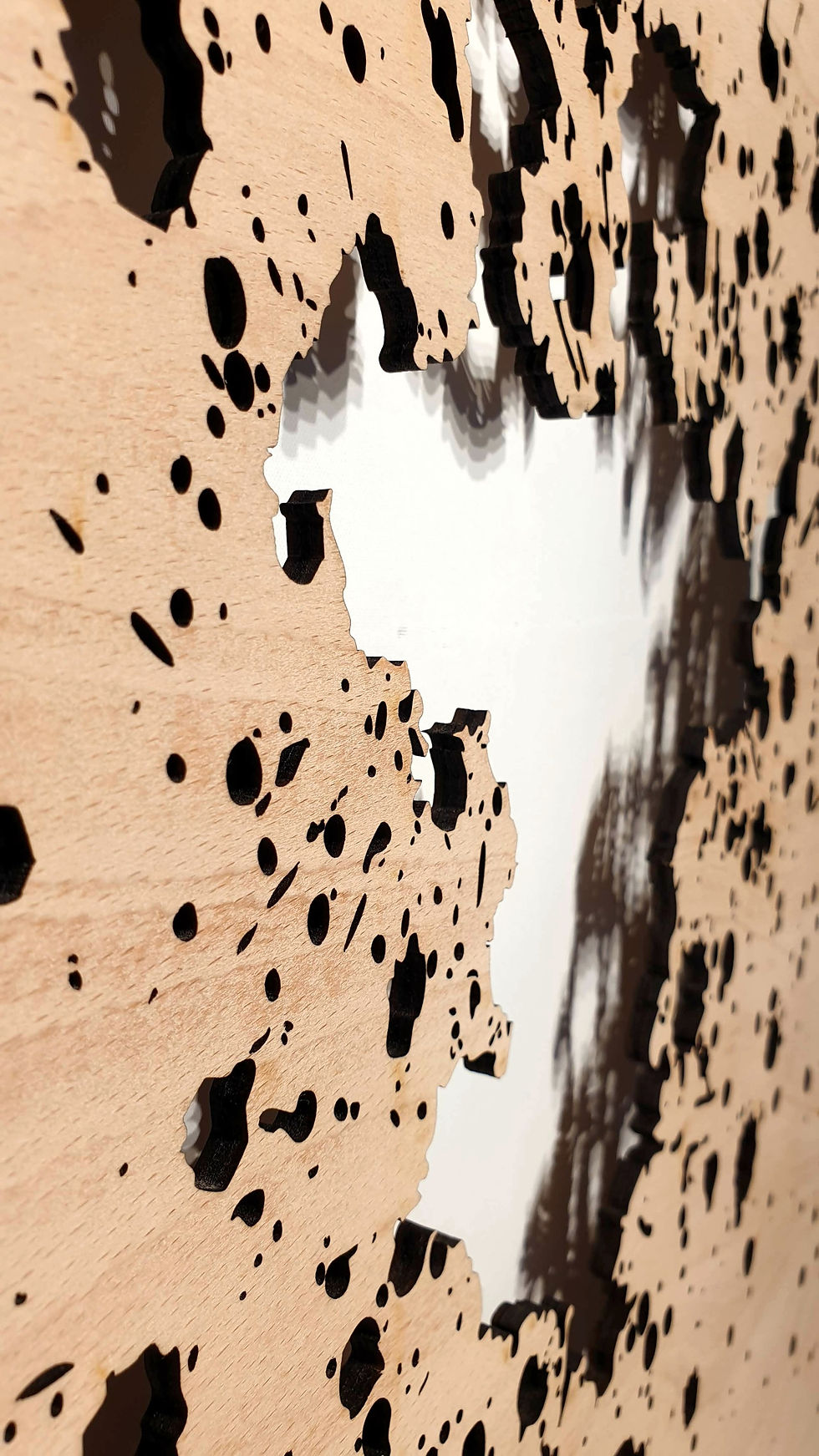 Thumbnail: Splatter Large / Concealed fixings