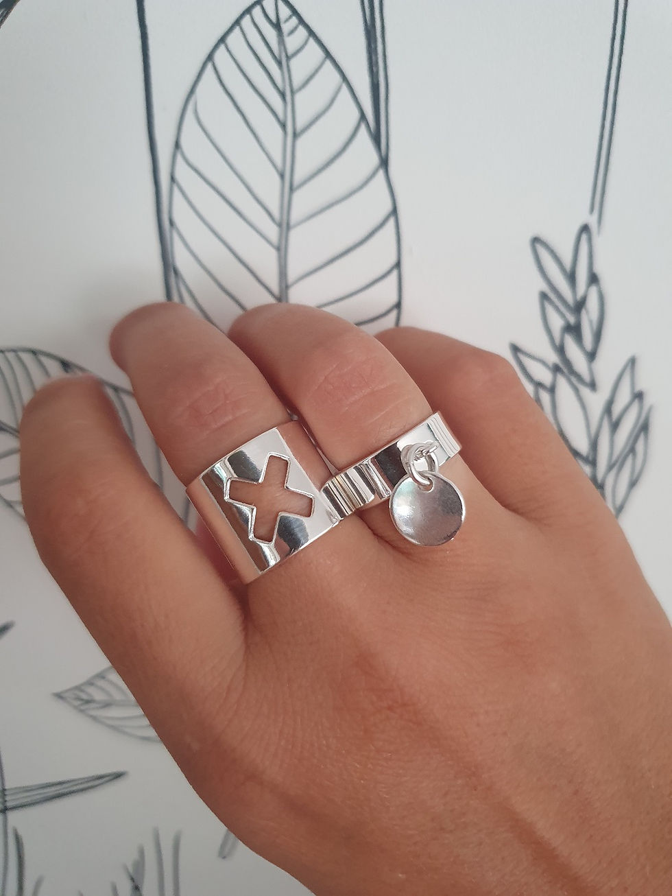Miniature : Bague large motif ajouré