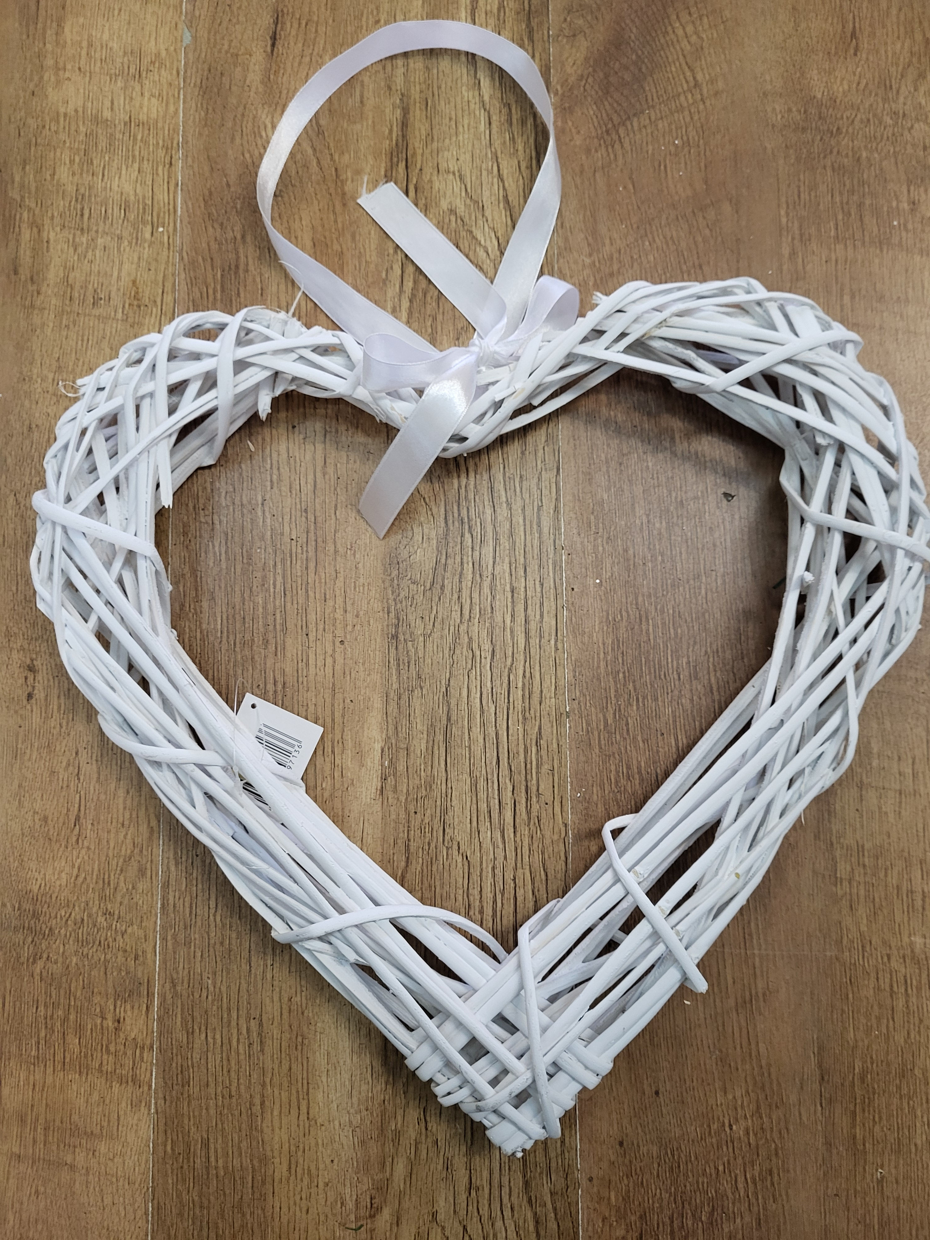 40cm white wicker heart wreath 