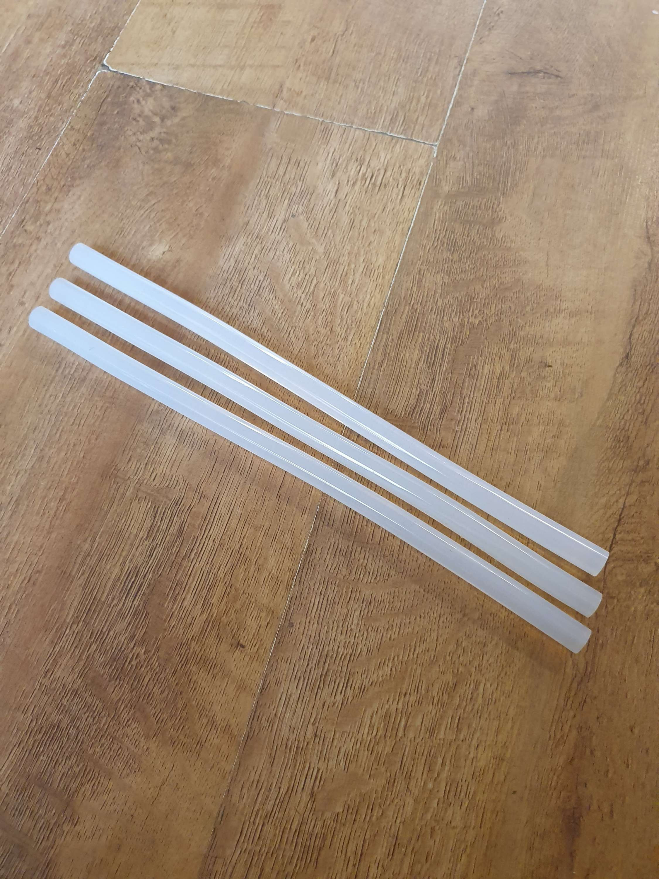 3 large 10mm glue sticks 