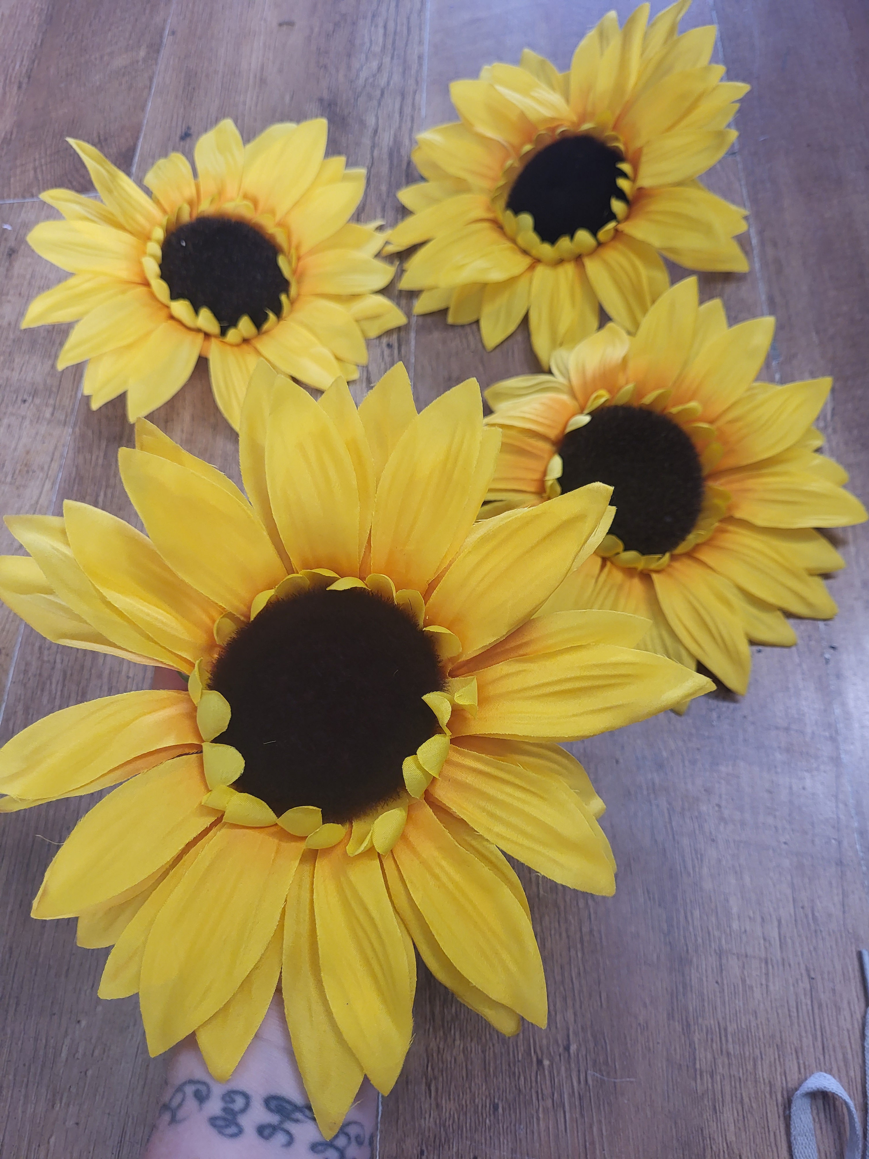4 large sunflower heads