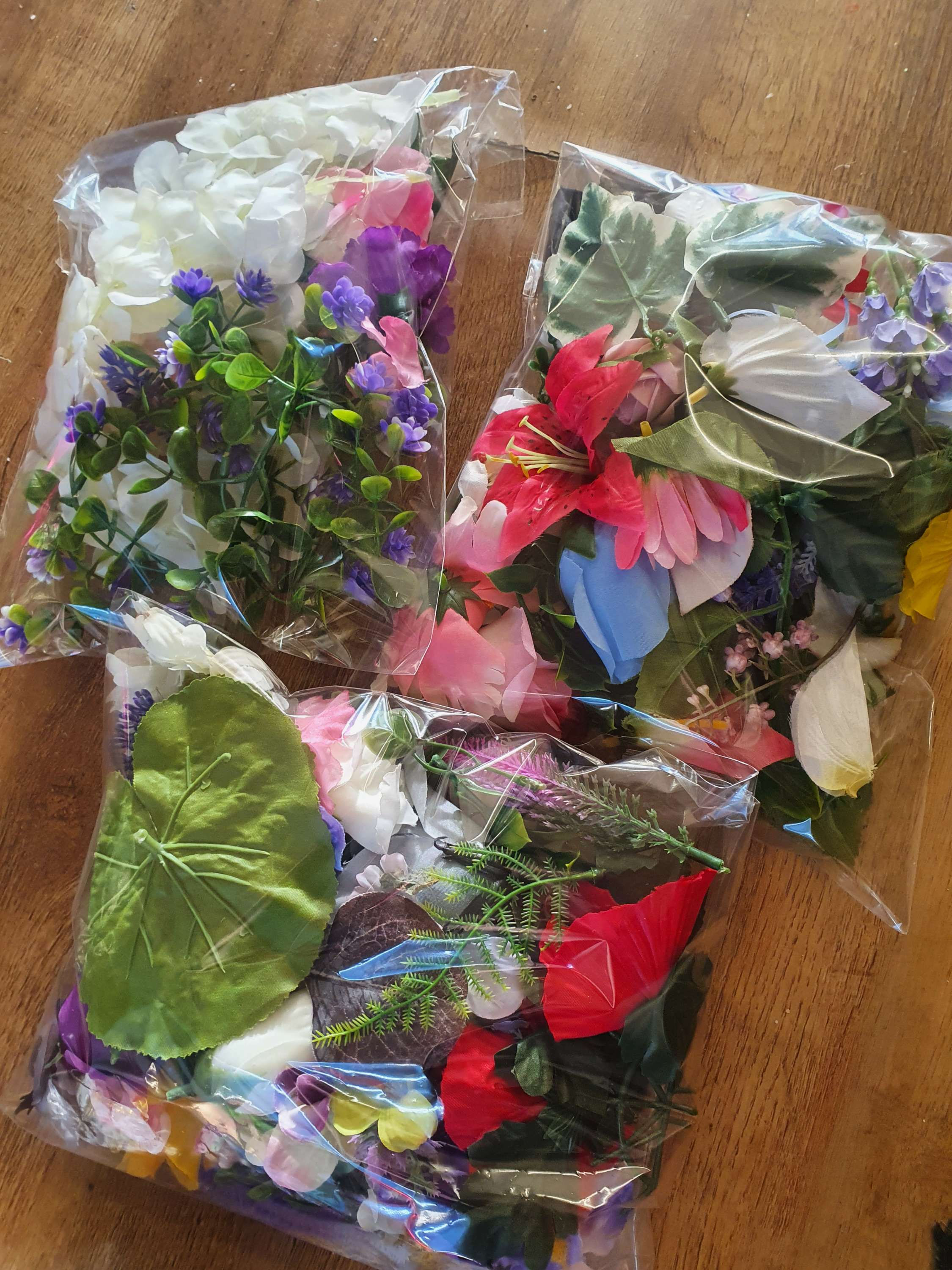 Pick and Mix flower heads - every bag is different 